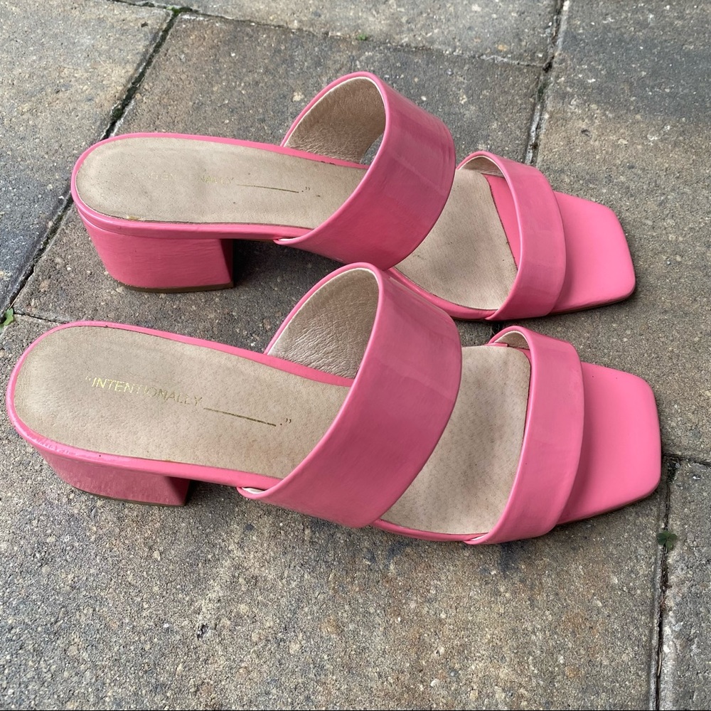 🌸 PINK SQUARE TOW INTENTIONALLY BLANK SANDALS 🌸
